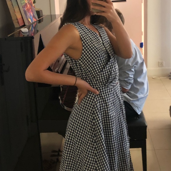 MO&CO Gingham Mid-length Dress with Keyhole - Picture 2 of 5